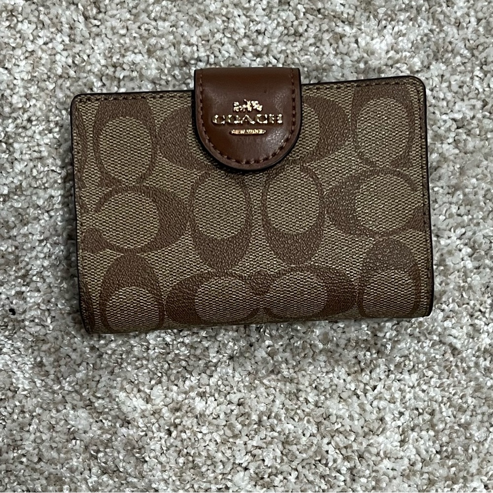 Medium Corner Zip Wallet In Signature Canvas used like new